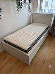 IKEA MALM - sängstomme med lådor inkl madrass
