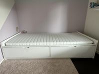 Ikea-säng 