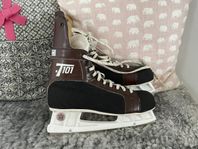 CCM skridskor i mycket fint skick stl 45