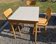 Köksbord med perstorpsskiva