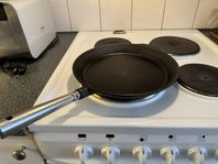 Stekpanna Gjutjärn 28 cm med stålhandtag
