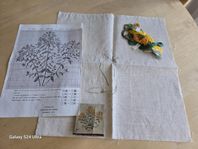Materiel och mönster, två korsstygnsbroderier (Clara Waeve