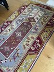 Matta med kort lugg 197x 114 cm