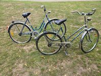 2 Gamla hederliga  damcyklar