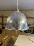 Lampa i aluminium 