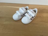 Adidasskor