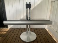 Bang Olufsen Avant golvstativ med centrumhögtalare