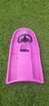 STIGA Styrpulka SnowPower med Broms, Rosa