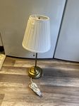 Fin bordslampa