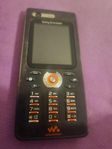 Sony Ericsson W880i med batteri, minneskort och laddare