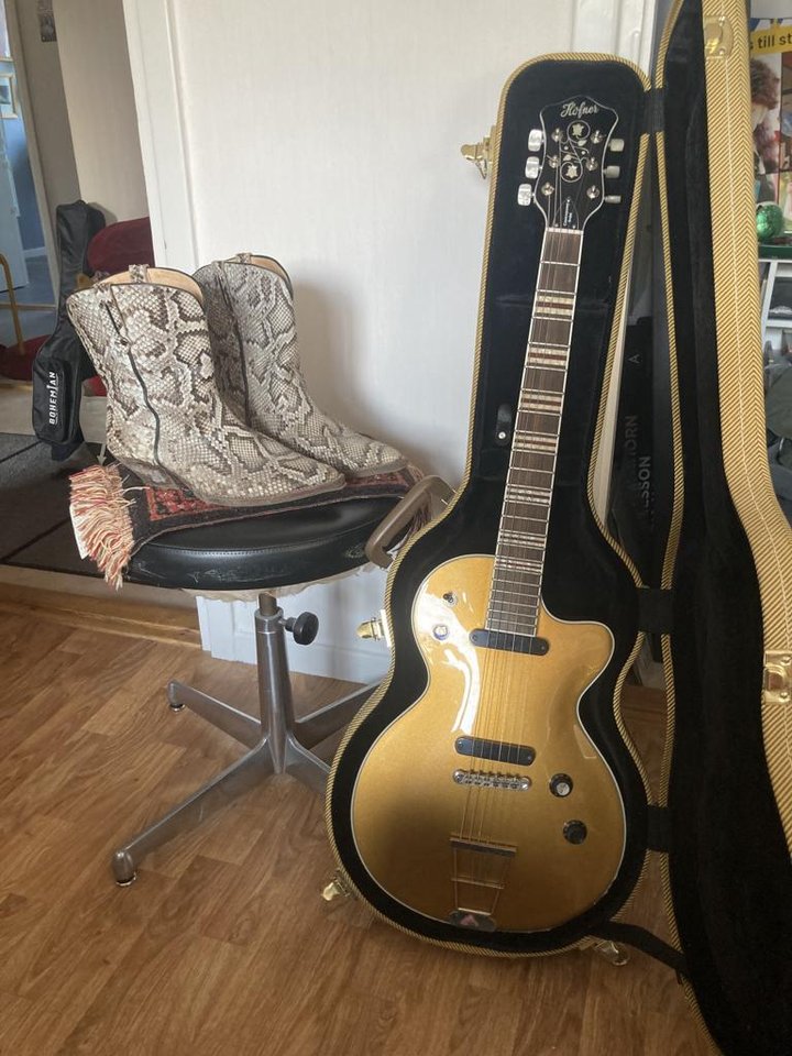 Höfner Club goldtop contempor...