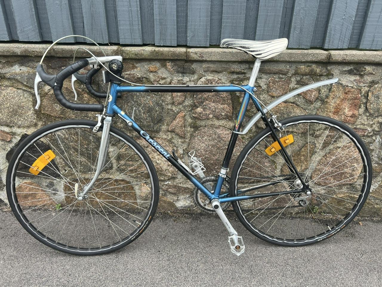 Crescent racer retro