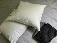 2 dunkuddar, Muji Homeware, 2 feather pillows
