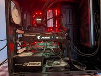 Speldator, 1080ti, 16gb ddr4, 3st SSD, 7700K , 3st skärmar