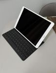 IPad Air + tangentbord säljes (kan säljas separat)
