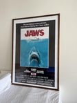 Stor inramad poster Jaws 103*72cm