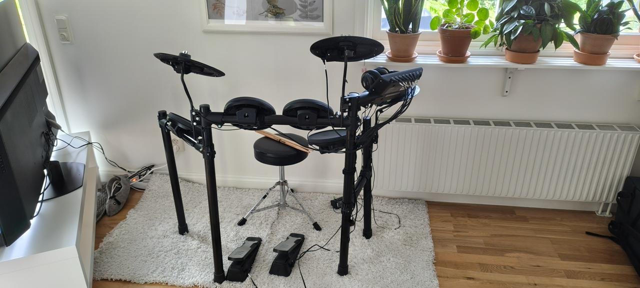 Trumset Yamaha DTX402K