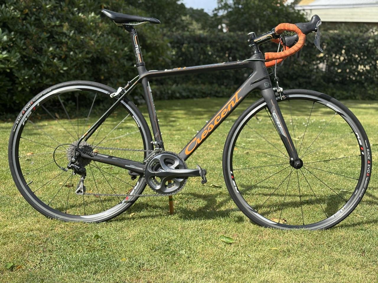 Crescent Tera kolfiber