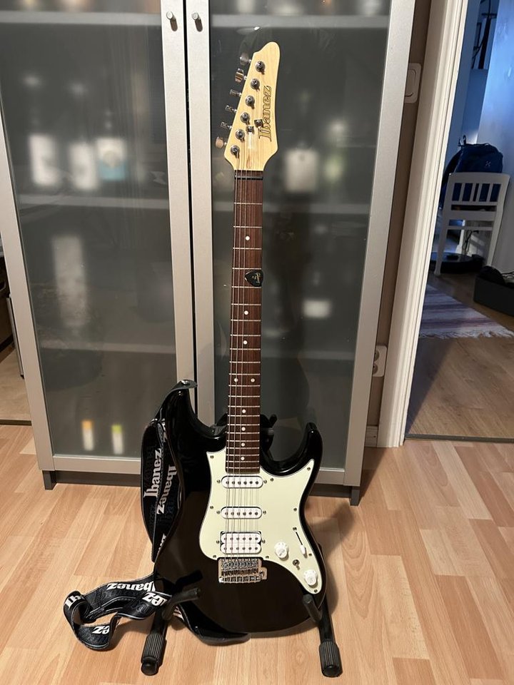 Ibanez AZES40