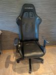 DXRacer P132 Gamingstol – Svart
