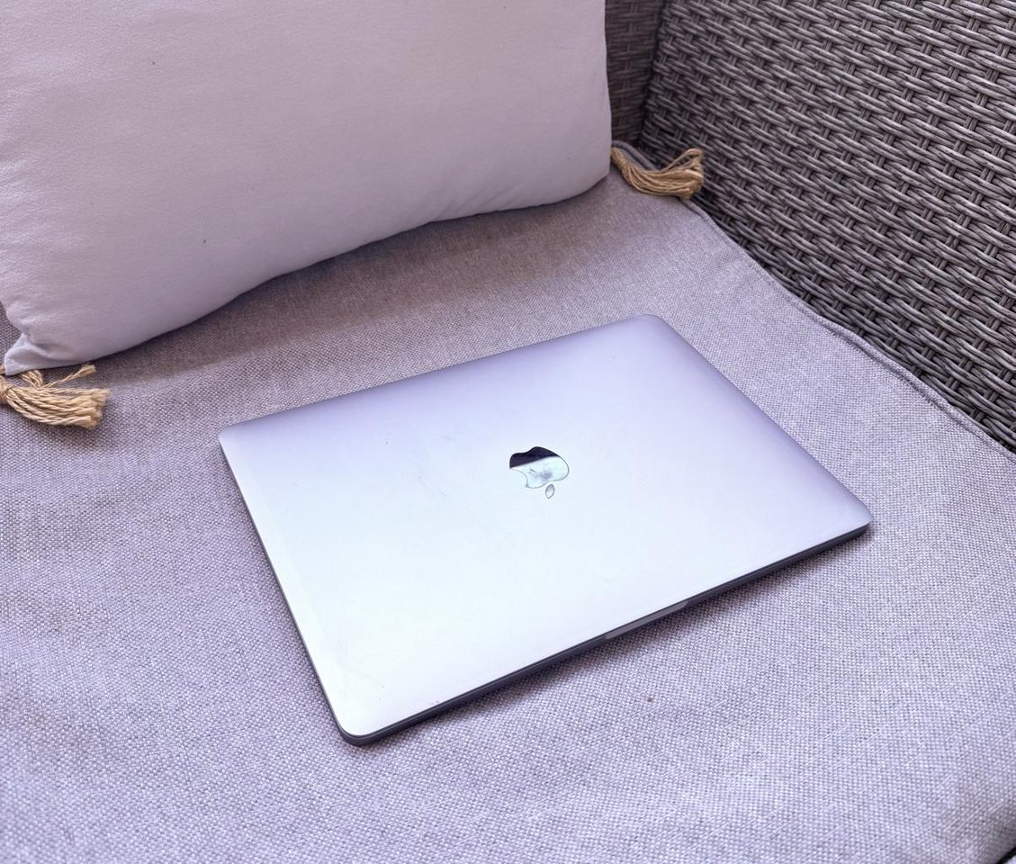 MacBook Pro 13.6” (M2) 2022, ...