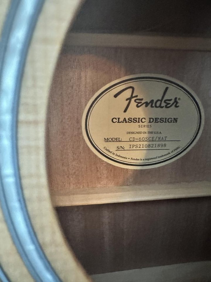  Fender CD-60SCE 