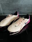 Fotbollsskor Nike 