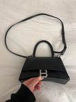 balenciaga väska hourglass