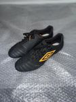 Fotbollsskor Umbro nya