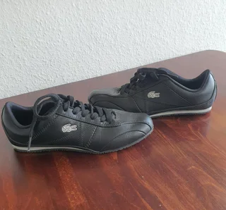 Lacoste skinn sneakers strl 36.NYA 350kr