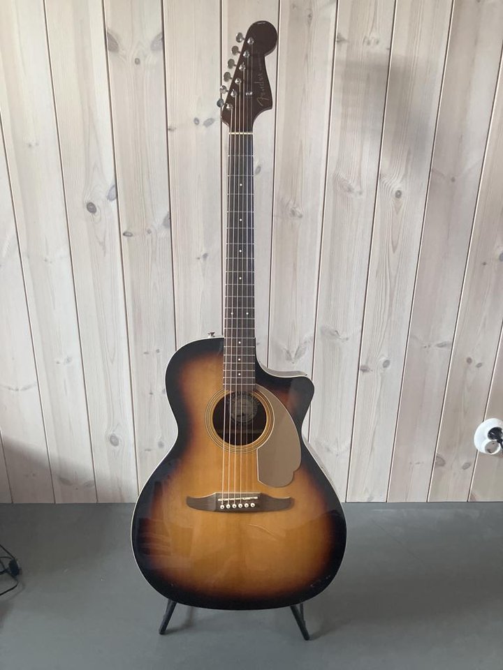 Fender Newporter akustisk gitarr
