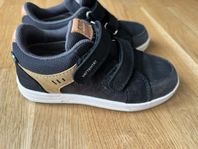 Sneakers från KAVAT