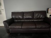 3sits skinnsoffa inkl ekbord och bokhylla 