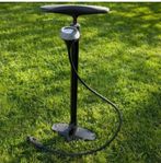Cykelpump med tryckmätare