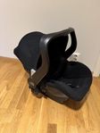 Babyskydd Britax med isofix bas