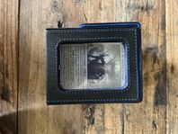 Svart/blå MTG deck box / leklåda för 100+ kort