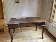 min farmors mors skrivbord från 1800-talet