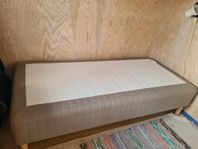 Ikeasäng/Skårer/resårbotten.