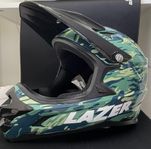 BMX hjälm LAZER sport NV och cykelglasögon.