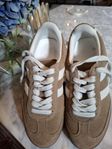 Mocka Sneakers 