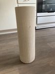 Hög vas i keramik/gips