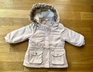 Ljusrosa vadderad parkas/ jacka i storlek 80