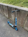 Blå Firefly Kickbike