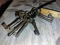 äldre antika dörr nycklar, 15 st