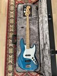 Fender Standard Jazz + Deluxe case