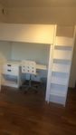 loftsäng från Ikea med bäddmadrass 