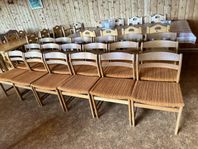 18 retrostolar i trä med original tyg – vintage 70-tal