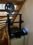 Ender 3 V2 3D Printer & massor med filament