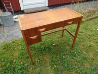 Litet skrivbord/sminkbord teak