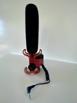 RØDE videomikrofon med Rycote Lyre Shockmount